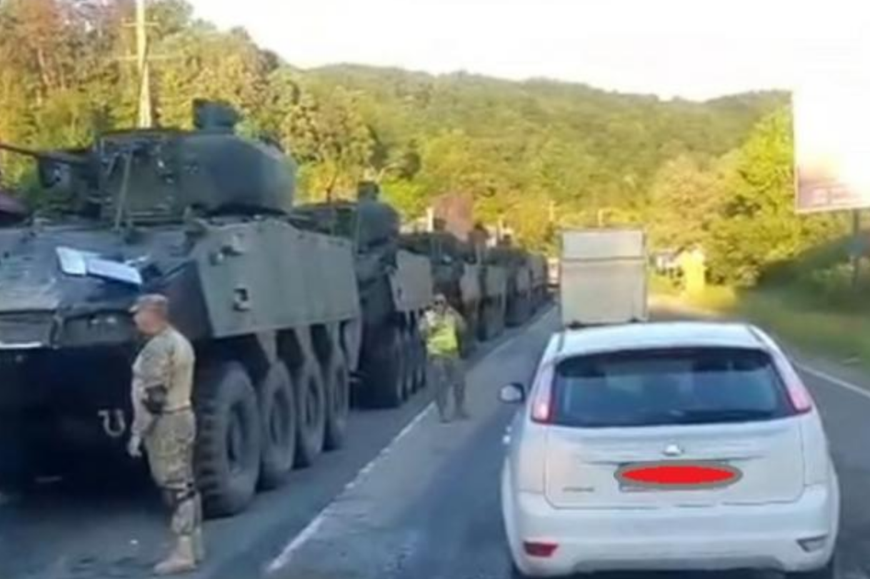 11 militari răniți într-un grav accident produs pe ruta Dej- Baia Mare, la Bizușa Băi, după impactul dintre 3 transportoare blindate.Se deplasau în coloană