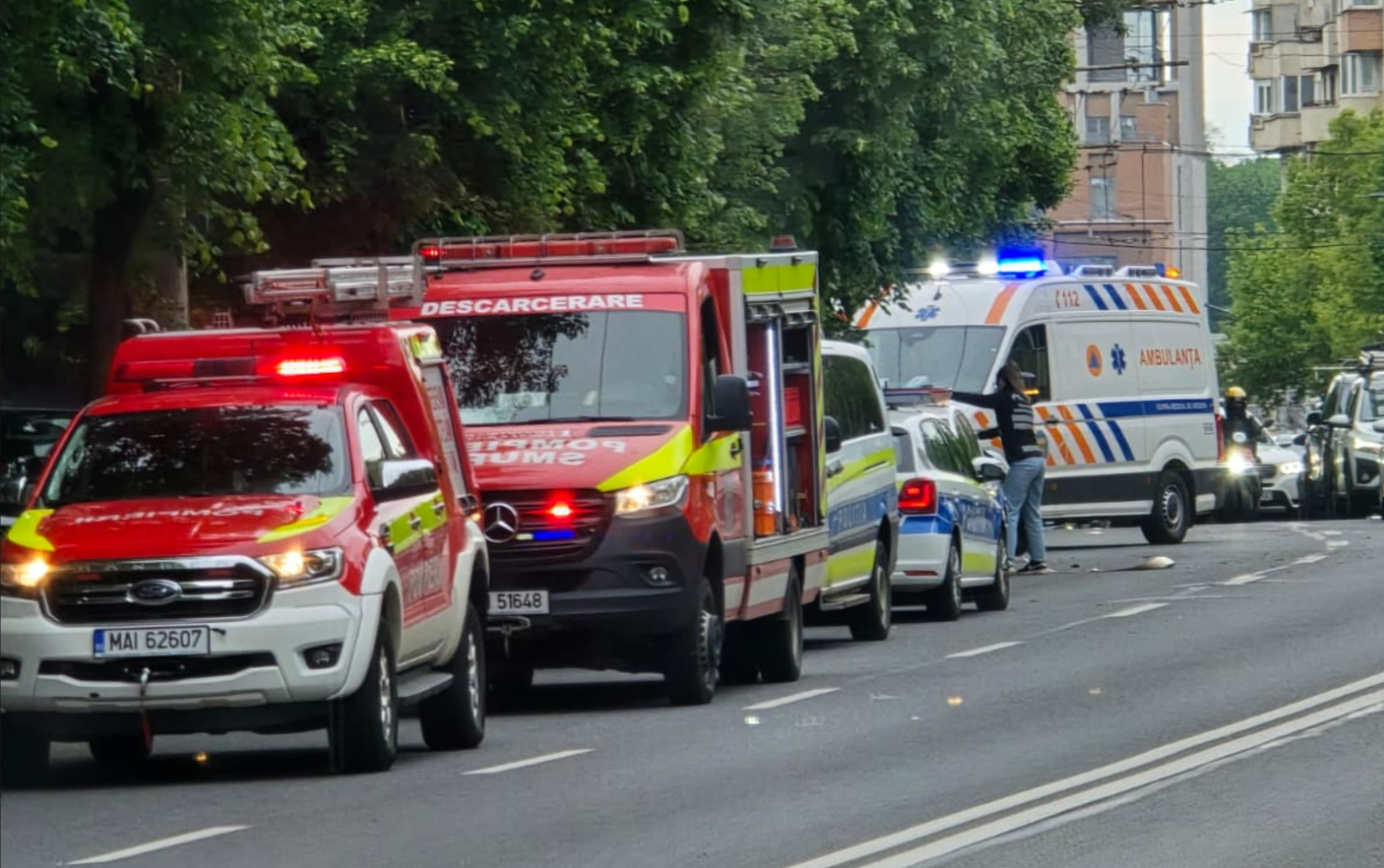 Accident grav pe Titulescu, în Cluj-Napoca. O femeie și un bărbat au fost răniți. Femeia a fost extrasă cu greu de pompieri din mașină