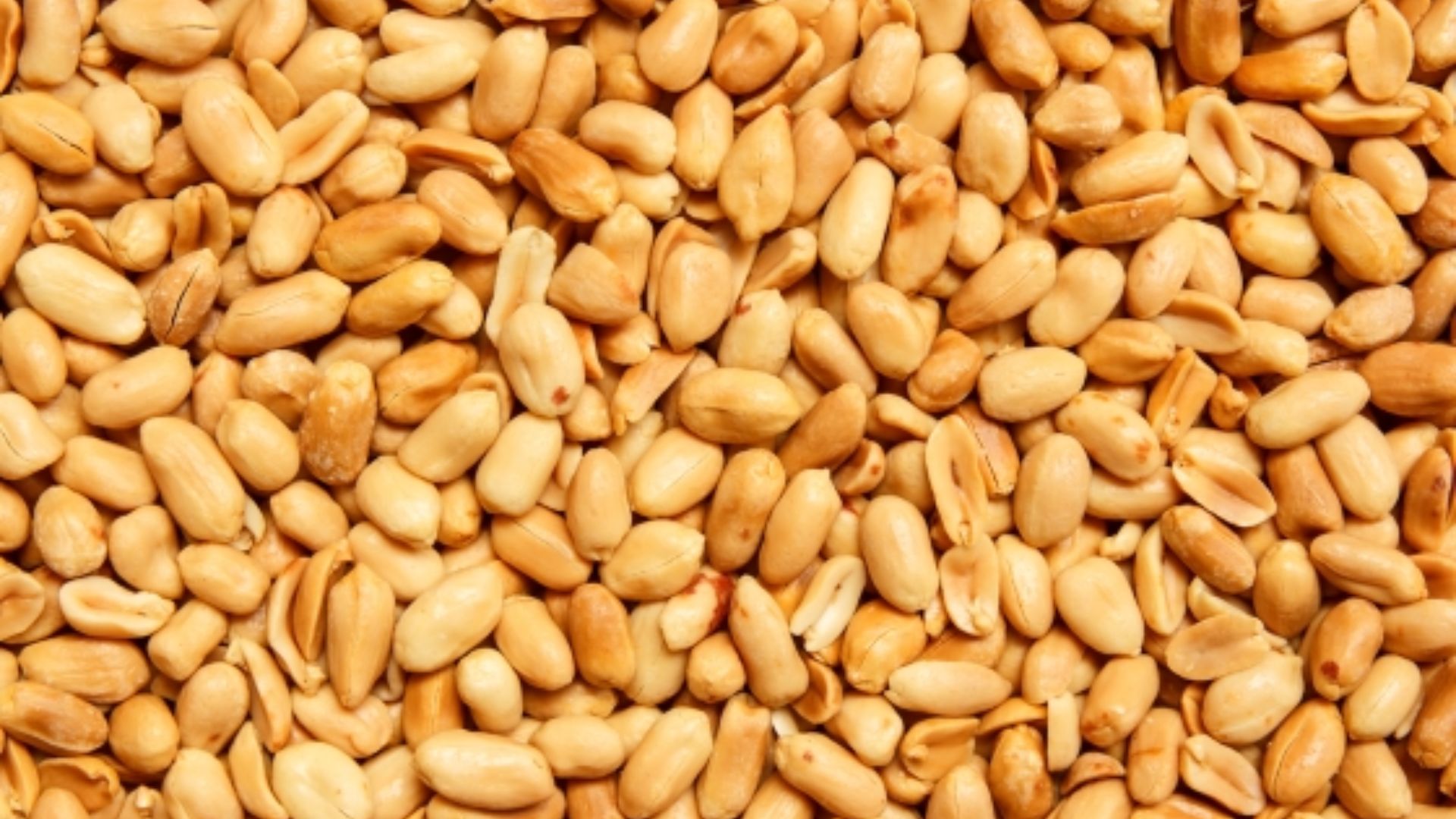 Alertă alimentară în România! Arahide retrase urgent din magazine după descoperirea unor substanțe periculoase: Clienții sunt rugați să NU le consume