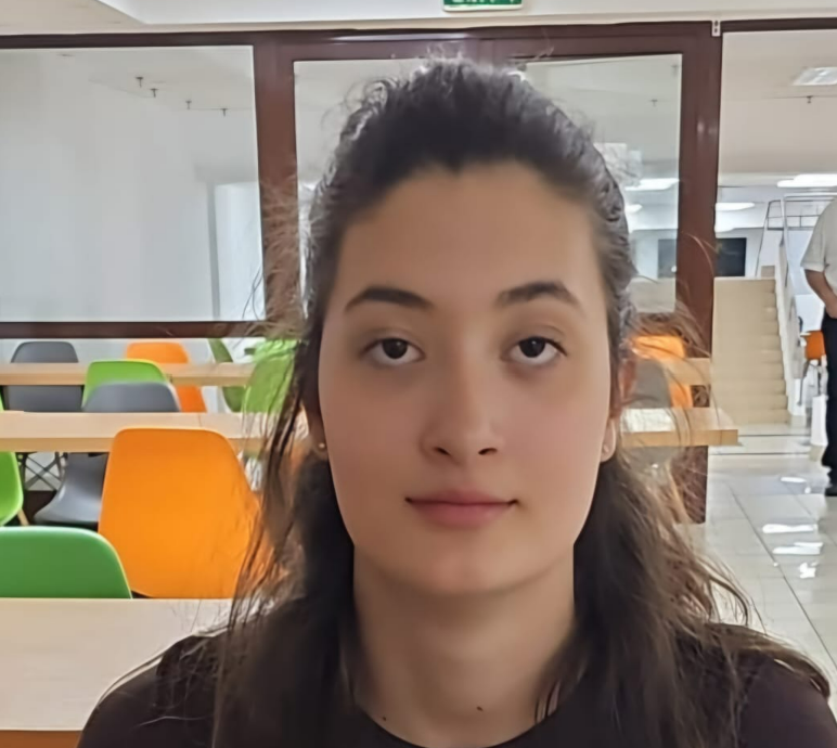 Alertă: Fată de 14 ani dispărută în Cluj-Napoca: A plecat de acasă și de atunci nimeni nu mai știe nimic de ea. Vă rugăm să ajutați familia să o găsească!