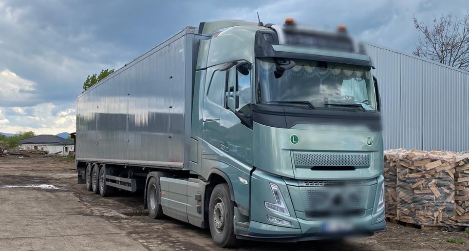 Camion de aproape 200.000 de euro, pus sub sechestru de polițiștii clujeni! Ce au descoperit la control VIDEO
