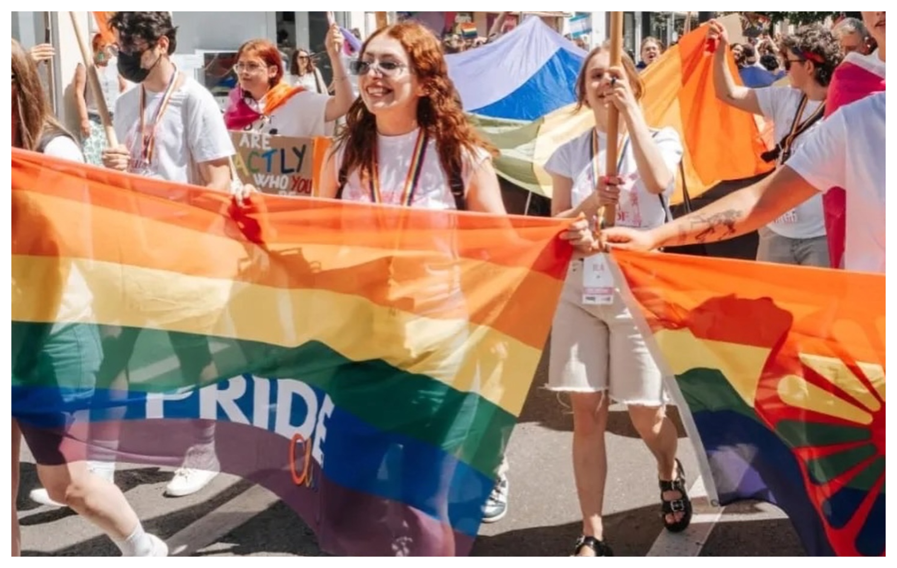 Comunitatea LGBT+ iese din nou în stradă la Cluj-Napoca: „Vrem să umplem din nou străzile de culoare și bucurie”