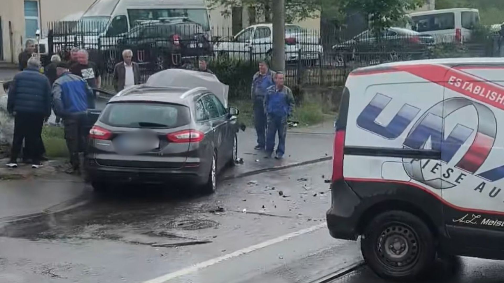 Cum s-a produs accidentul din dimineața aceasta de pe Bulevardul Muncii din Cluj: O femeie de 49 de ani din Gherla a ajuns la spital