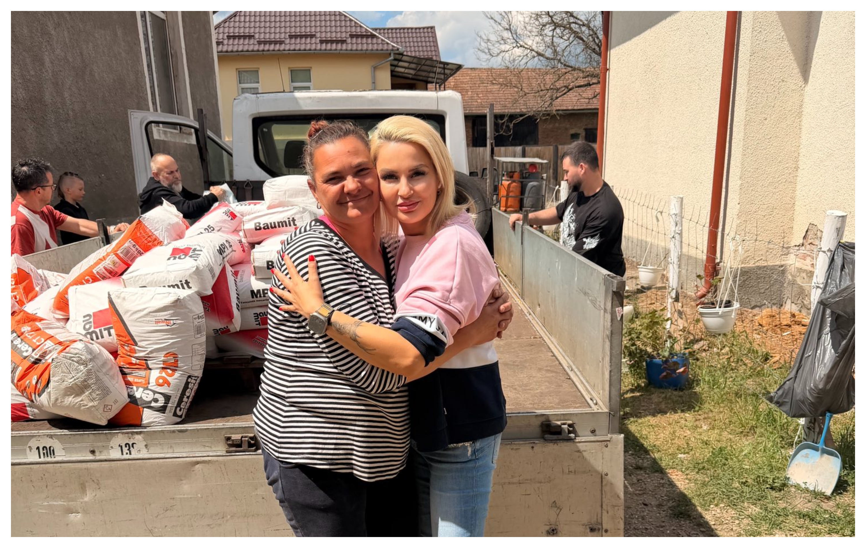 De la jucării la două dube de materiale de construcții! Rocsana Contraș luptă să ofere un „acasă” unei familii greu încercate  FOTO