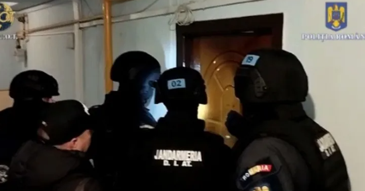 Descinderi de amploare în Cluj și alte județe! Administrator de pensiune, ridicat de mascați într-un dosar de peste un milion de lei