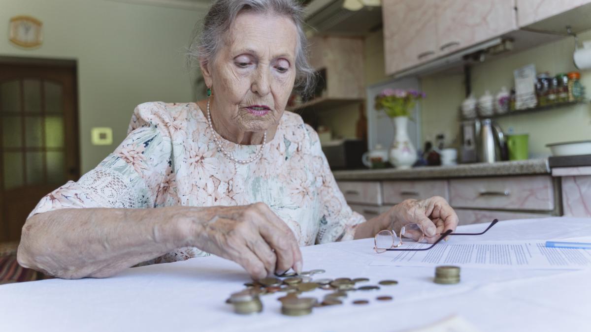 E inevitabil? FMI cere statelor din Uniunea Europeană să crească vârsta de pensionare, pentru a nu risca falimentul. În România subiectul e foarte sensibil