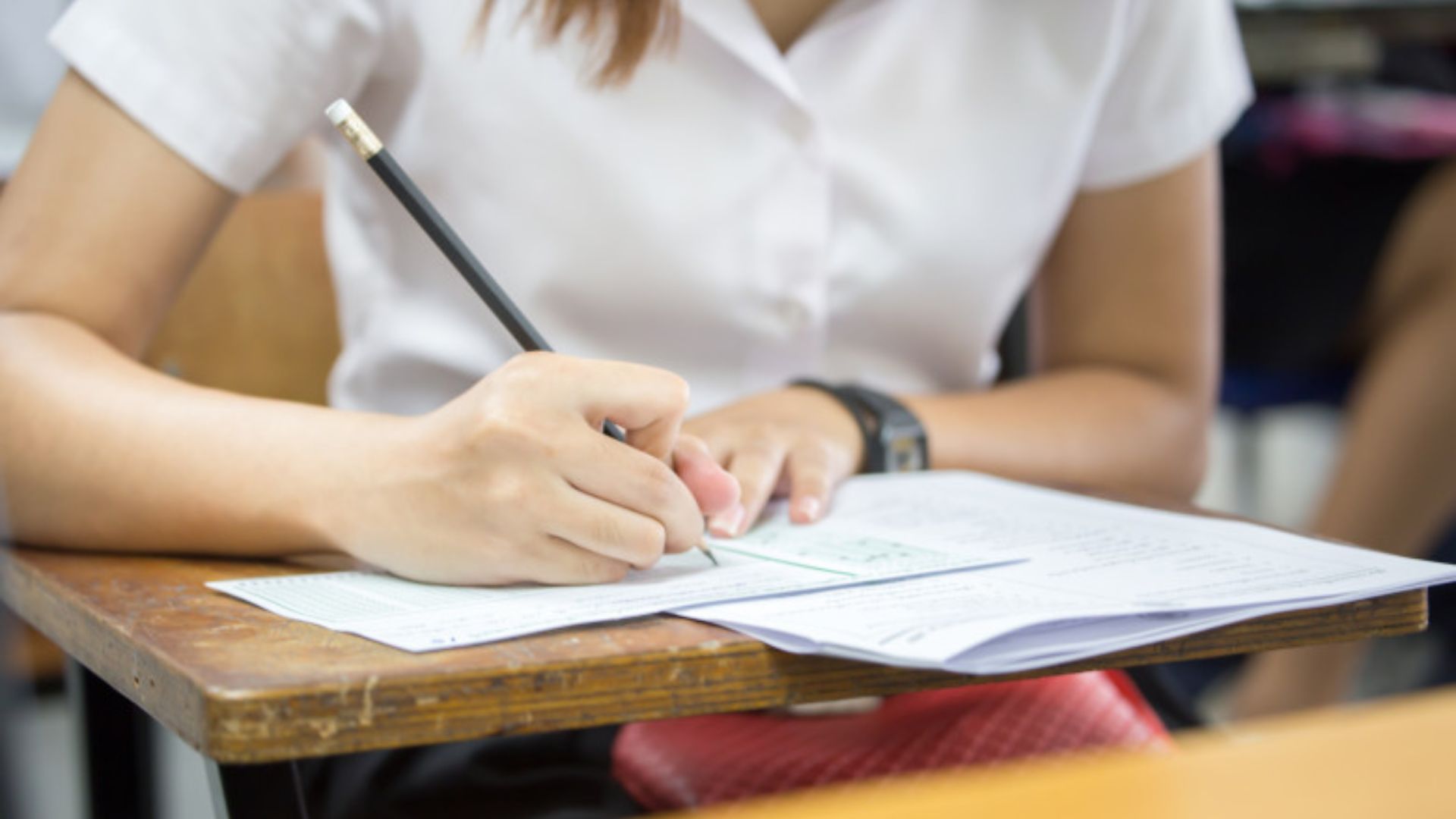 Elevii numără ultimele zile de școală! Unii intră în vacanță în doar câteva zile, însă pentru absolvenți urmează cea mai grea perioadă a anului