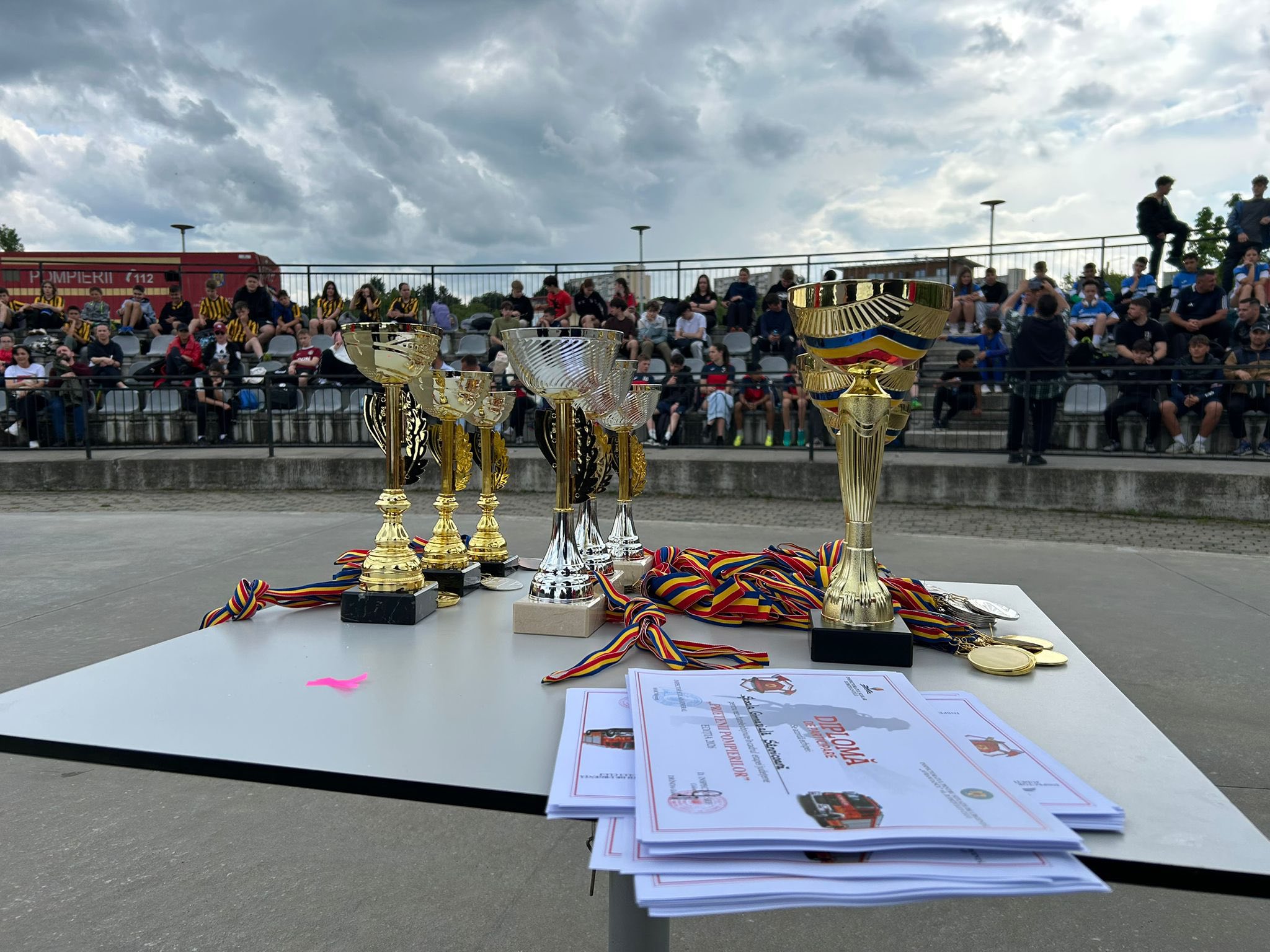 Emoții, adrenalină și spirit de echipă! Elevii din Cluj s-au întrecut în concursurile pompierilor FOTO