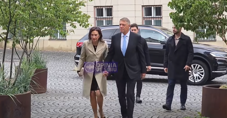Fostul președinte al României, Klaus Iohannis, a reapărut în public după o lungă perioadă de absență