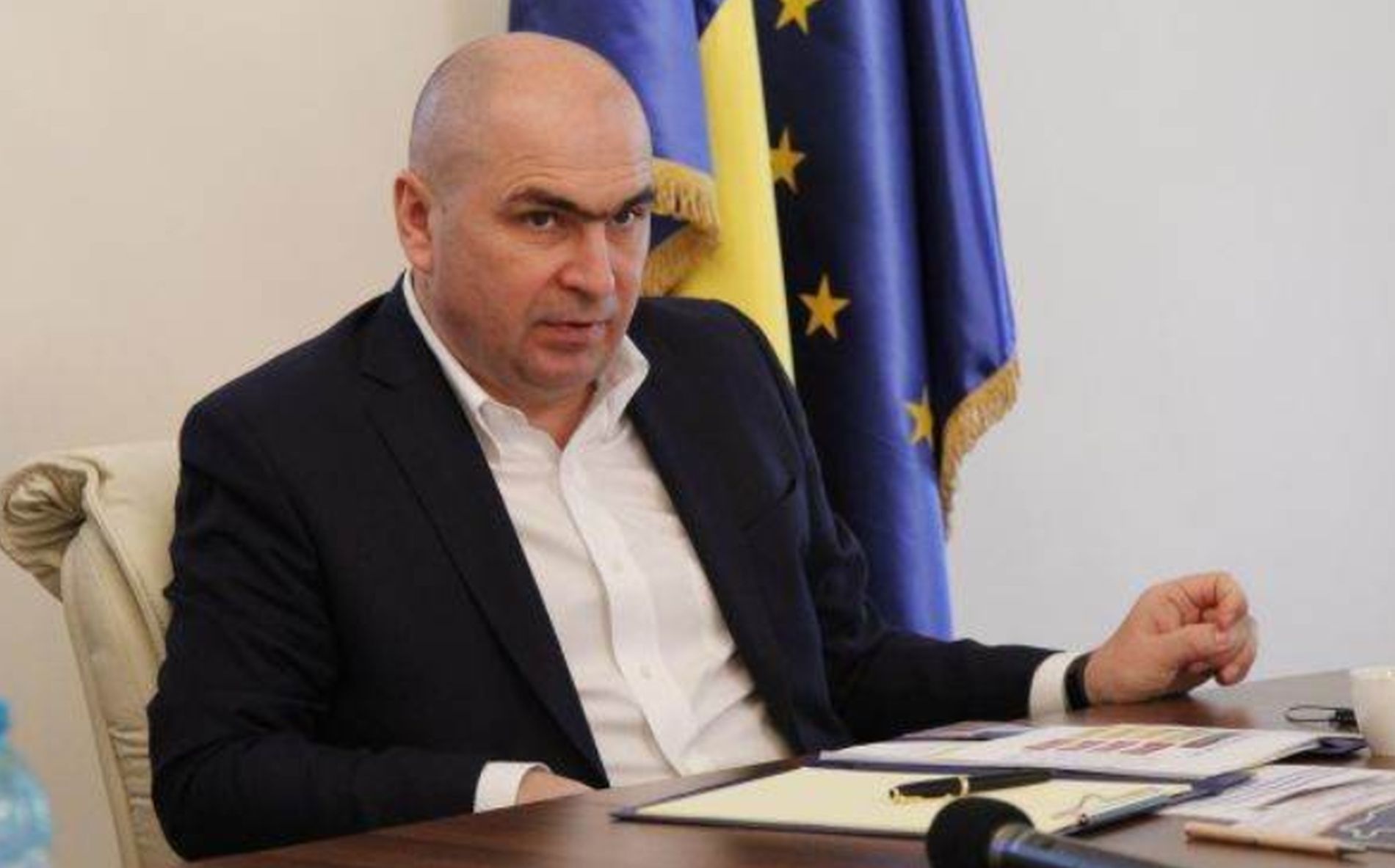 Ilie Bolojan, acuzat că și-a pus finul deputat, deși a fost condamnat penal: „Trebuie să plece rapid! A lăsat România într-un deșert economic”
