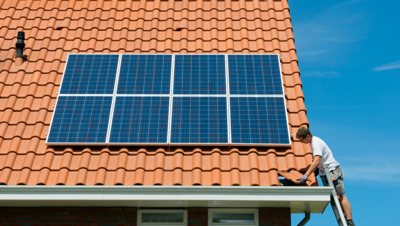 Lovitură pentru prosumatori: Casa Verde Fotovoltaic, eliminat din buget! Unde au ajuns cei 1,5 miliarde de lei: „Vrem înapoi banii!"