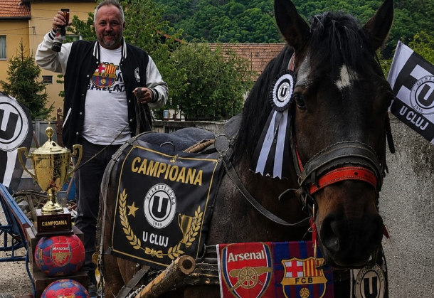 Nebunie înainte de finala Cupei României! Un fan U Cluj face deplasarea la Sibiu cu căruța și pălinca pregătită: „Să ne bucurăm de magia fotbalului”