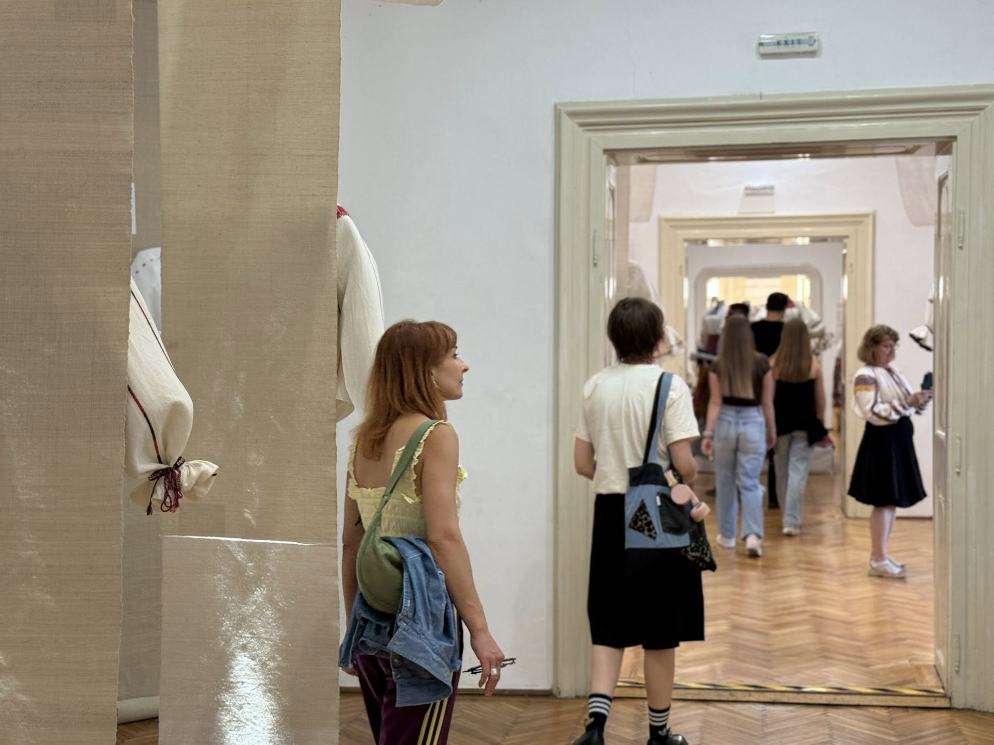 Noaptea Muzeelor transformă Clujul într-un maraton cultural cu intrare gratuită. Muzeul de Artă și cel Etnografic își deschid porțile până la miezul nopții