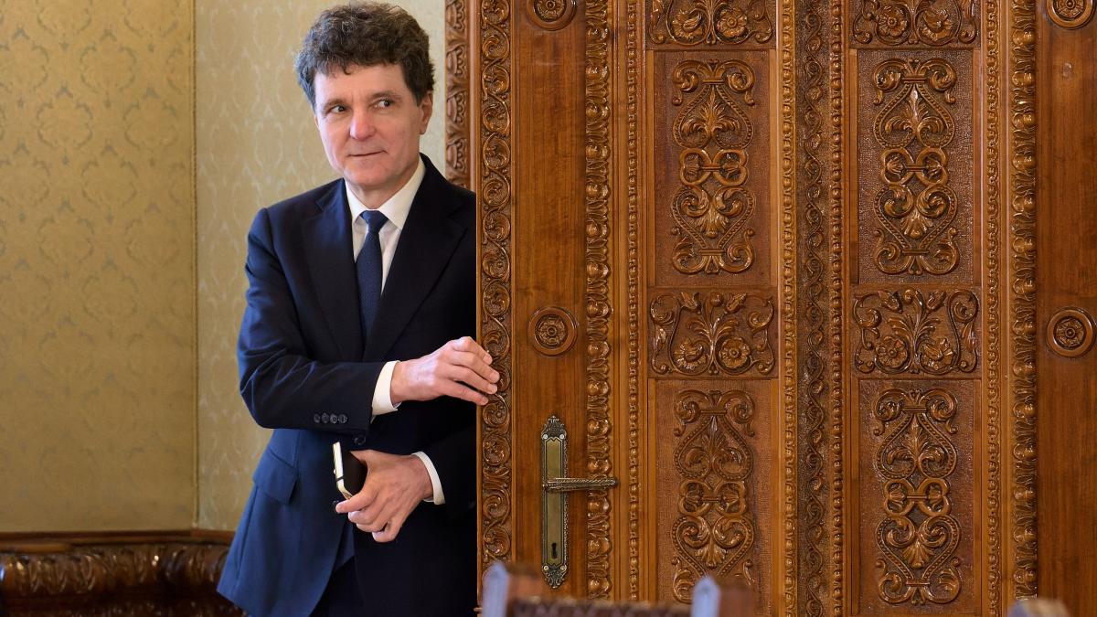 Nu mai e secret! Nicușor Dan anunță creșterea salariilor pentru 50% dintre bugetari. PSD și PNL au uitat de rivalitate și au semnat documentul