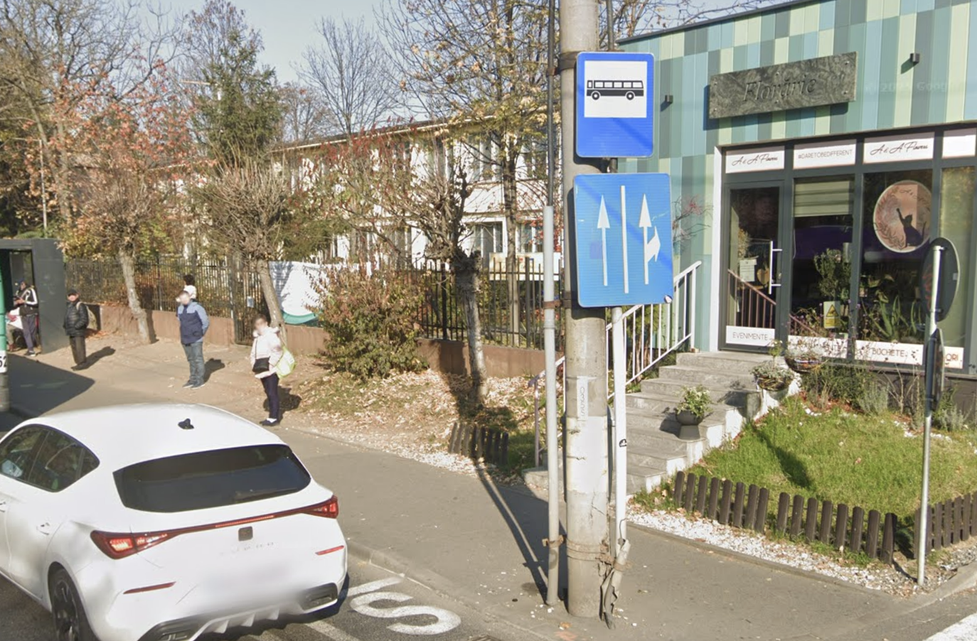 O florărie din Cluj, transformată în coșmar! Vandalism zilnic, cerșetorie agresivă și angajați amenințați: „Ne este foarte frică să nu se agraveze”
