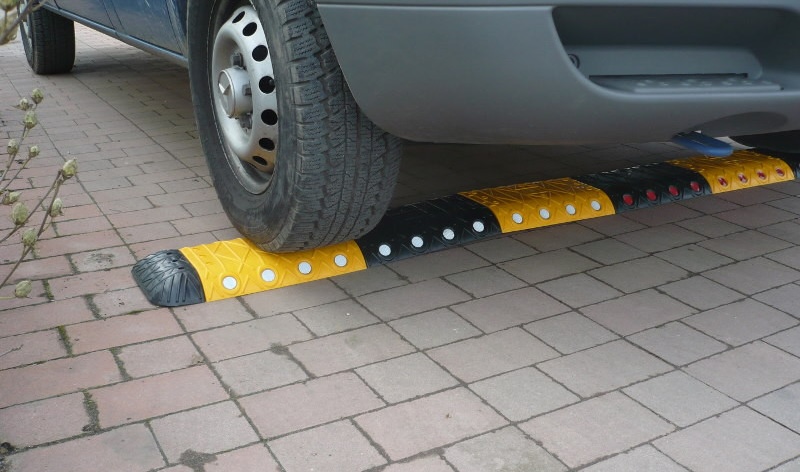 O stradă din Cluj a devenit un coșmar pentru locuitori din cauza vitezei excesive: „La o fracțiune de secundă s-a evitat un impact frontal!"