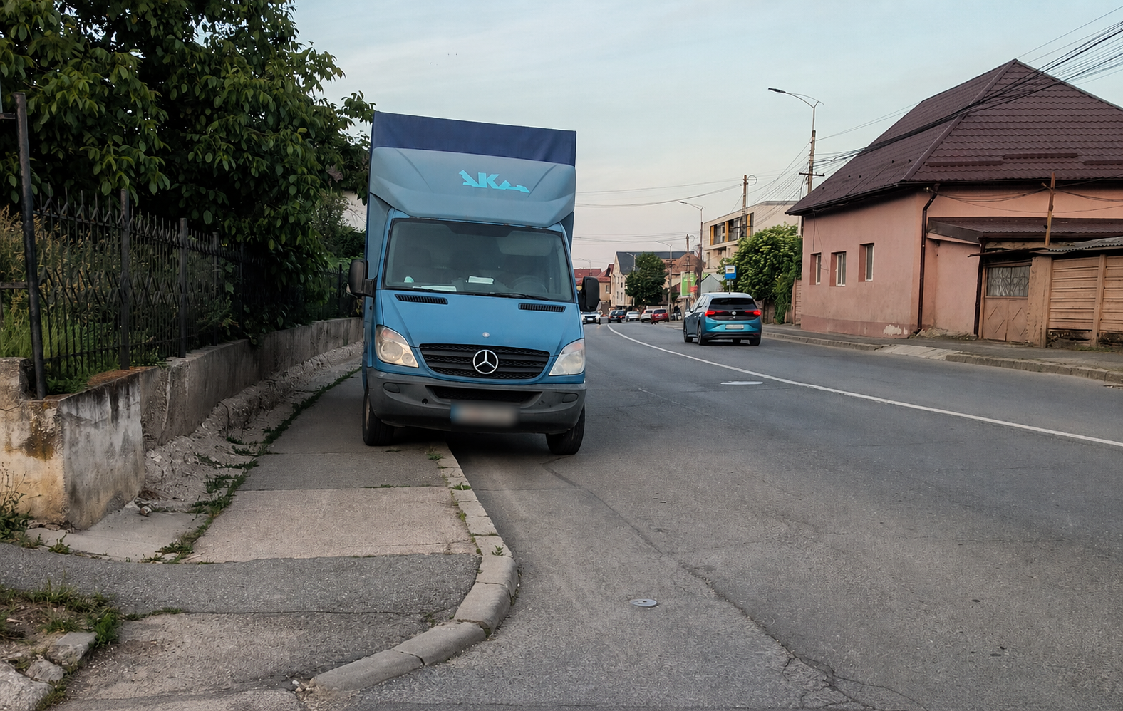 Parcarea unui șofer din Cluj-Napoca a scos oamenii din sărite: „Când ai cap numa’ să nu-ți ploaie în gât!”