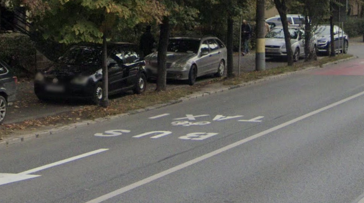 Pavaj nou pe Bulevardul Titulescu din Cluj, dar haosul a rămas: „Se parchează pe trotuar, nu e legal, nici sigur pentru pietoni!"