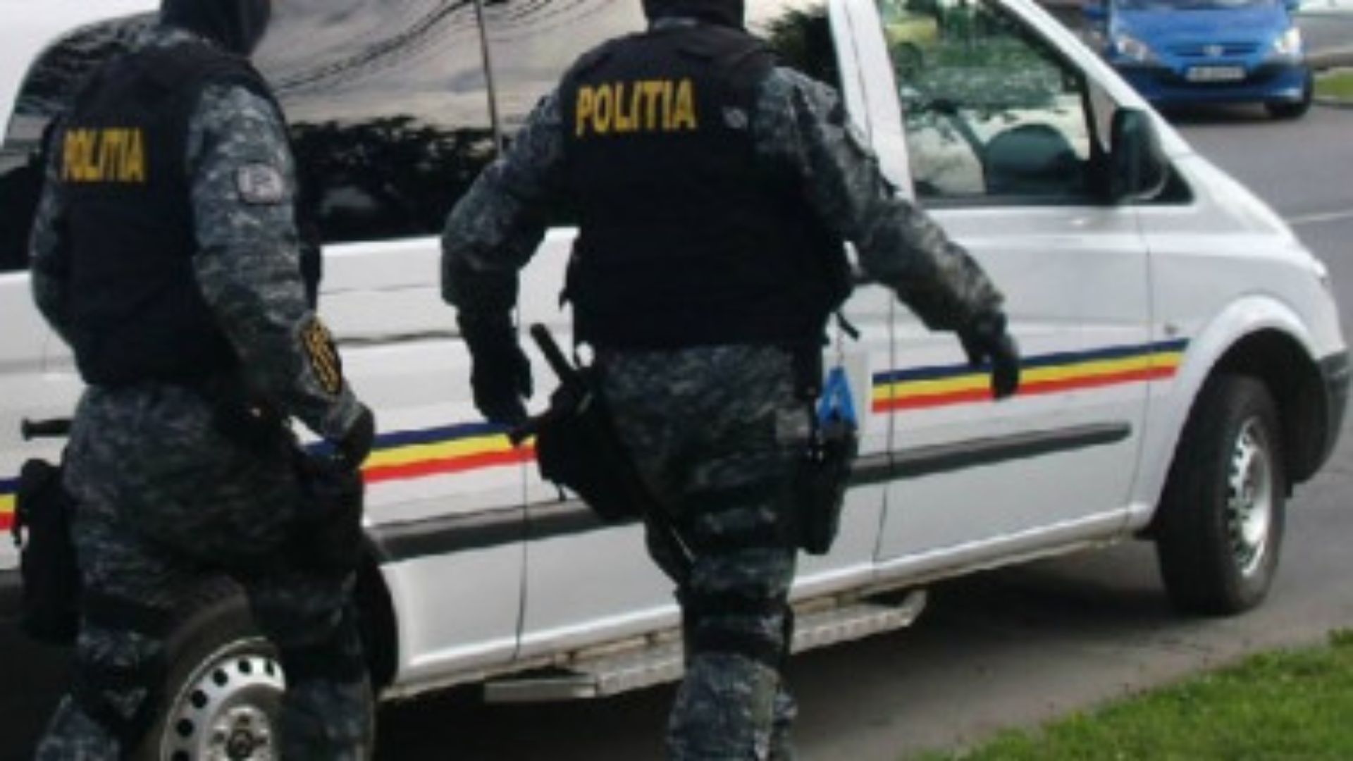 Percheziții inclusiv în Cluj într-un dosar șocant: Oameni păcăliți și obligați să plătească de frică după ce și-au lăsat casele pe mâna unor escroci