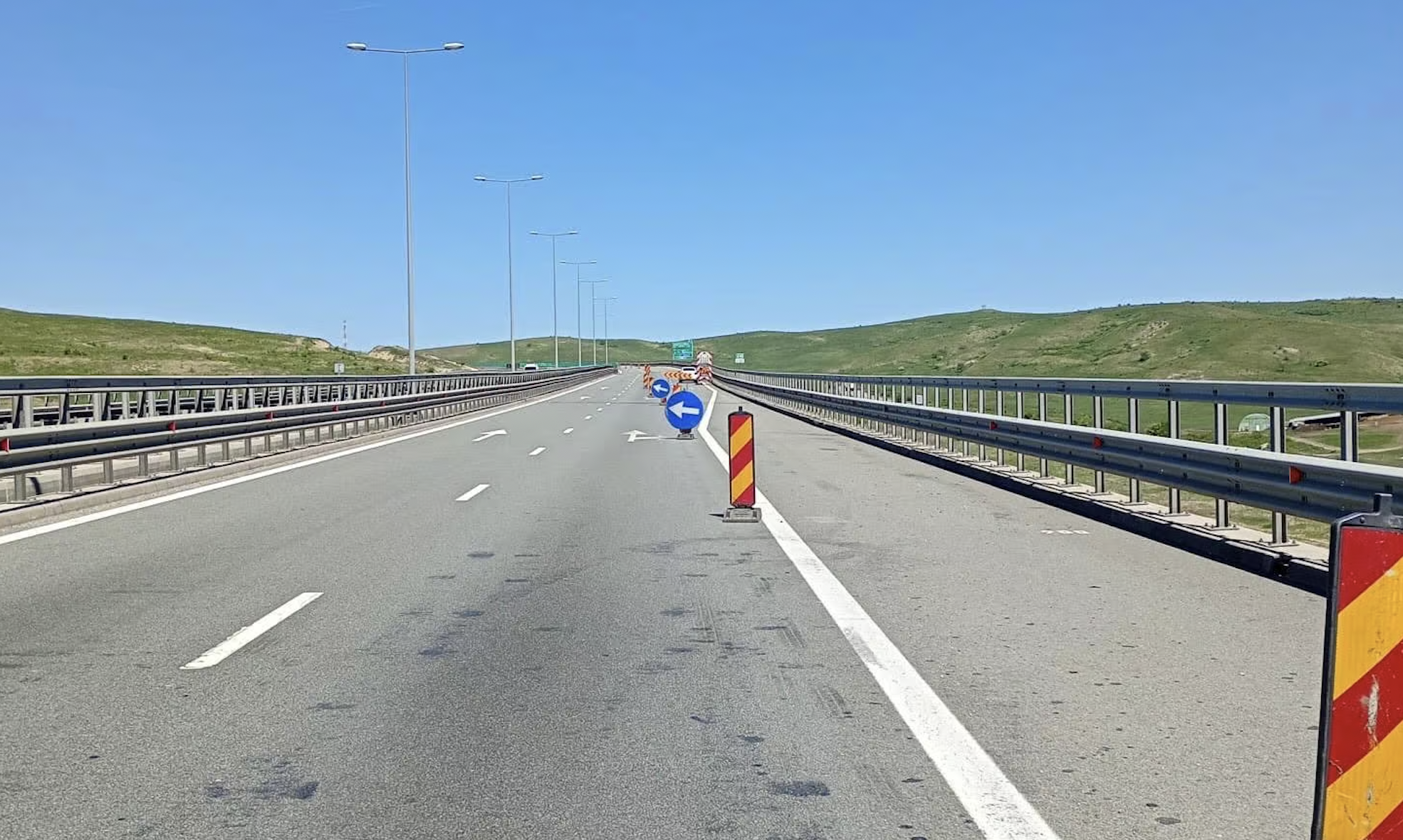 Problemă gravă pe Autostrada A10, în județul Cluj: două benzi închise fără termen de redeschidere. Șoferii, nevoiți să circule pe o singură bandă