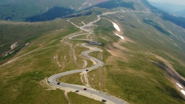 S-a redeschis Transalpina! Șoferii pot circula din nou pe „Drumul Regelui”