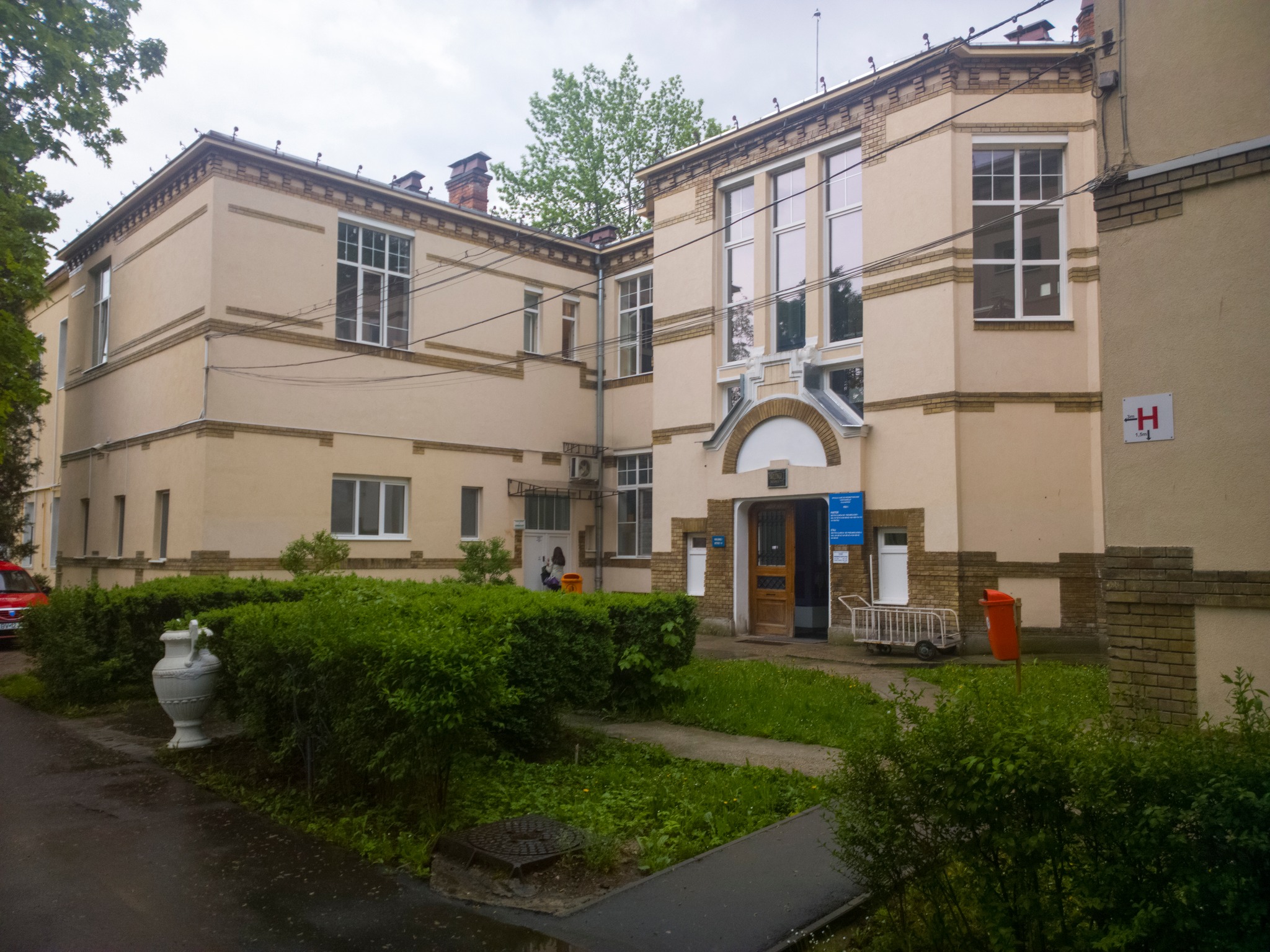 Spitalul „Leon Daniello” din Cluj se reorganizează din temelii. Secțiile de pneumologie și ATI primesc personal nou, zeci de posturi sunt mutate