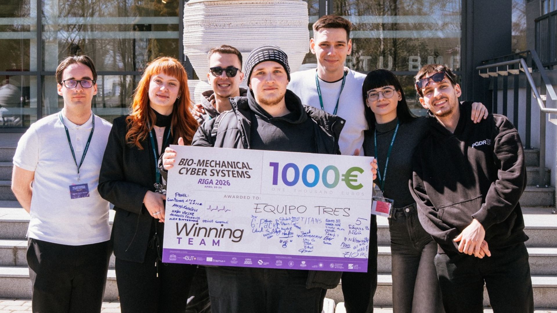Studenții UTCN au impresionat Europa la o competiție uriașă din Letonia! O echipă coordonată de un clujean a câștigat marele premiu de 1.000 de euro