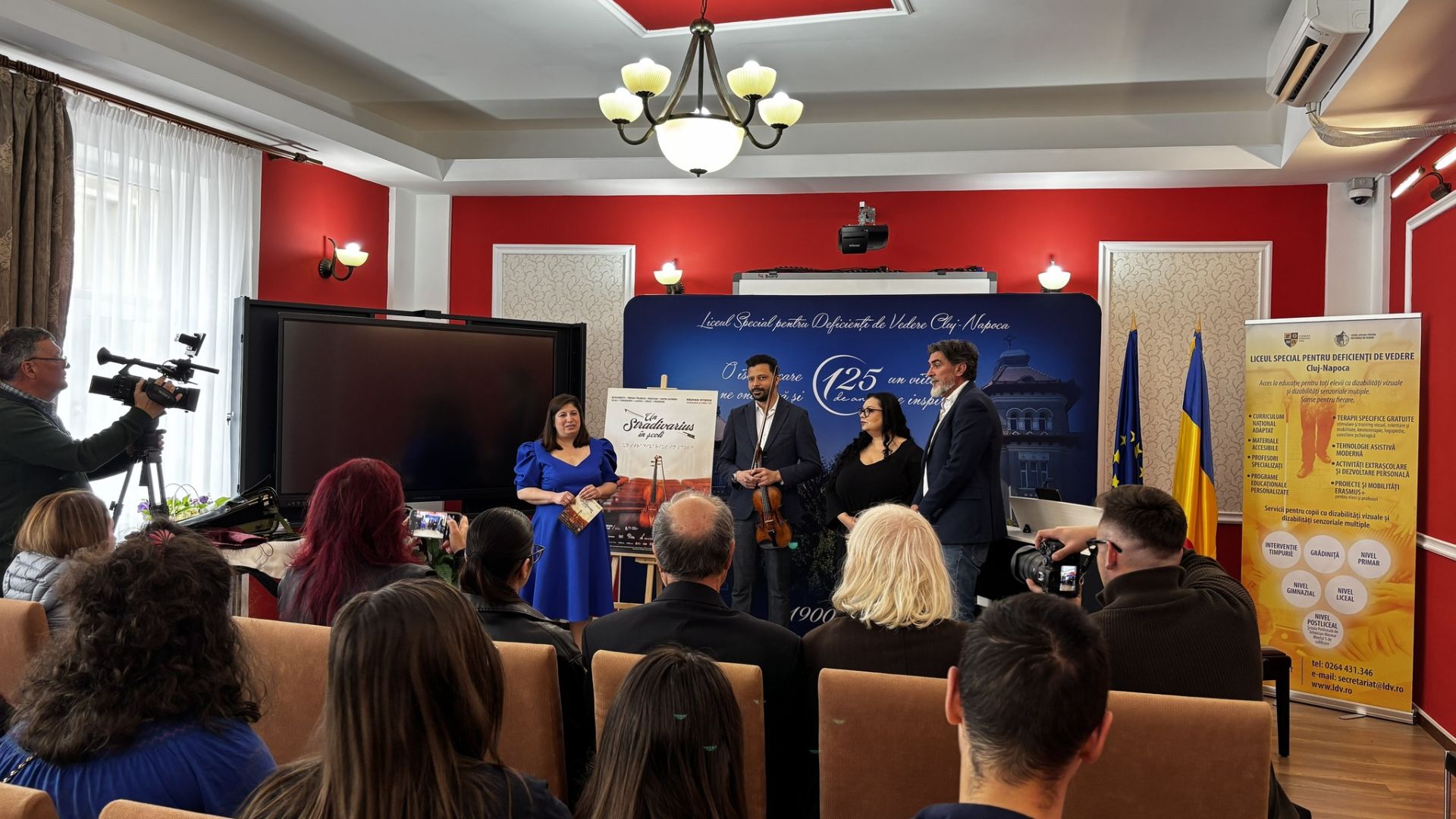 Sunetul unei viori Stradivarius a emoționat elevii din Cluj! Eveniment special pentru copiii cu deficiențe de vedere: „O experiență cu adevărat unică”