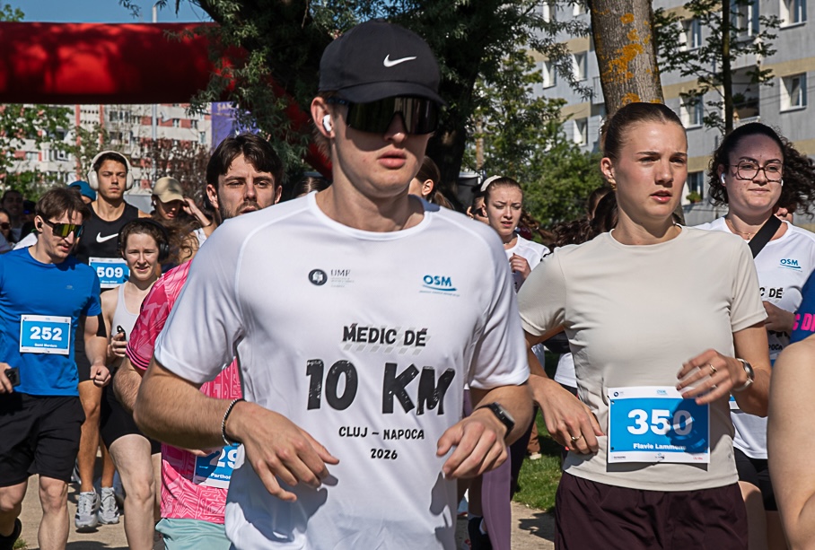UMF Cluj a scos din nou medicii și studenții la alergat! Iată cine a câștigat Crosul Medic de 10 km la cea mai mare ediție de până acum