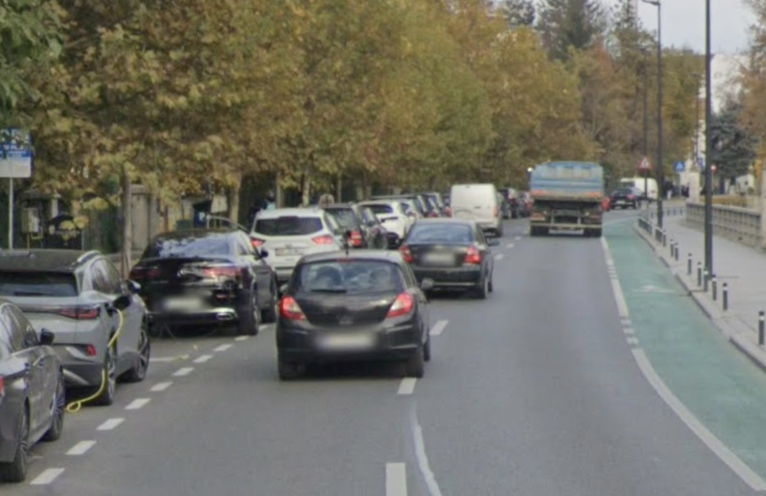 Un șofer și-a făcut de cap în centrul Clujului! Accelerări repetate, zgomot asurzitor și viteză mare: „Viteză peste limita legală pe străzile cu 30 km/h”