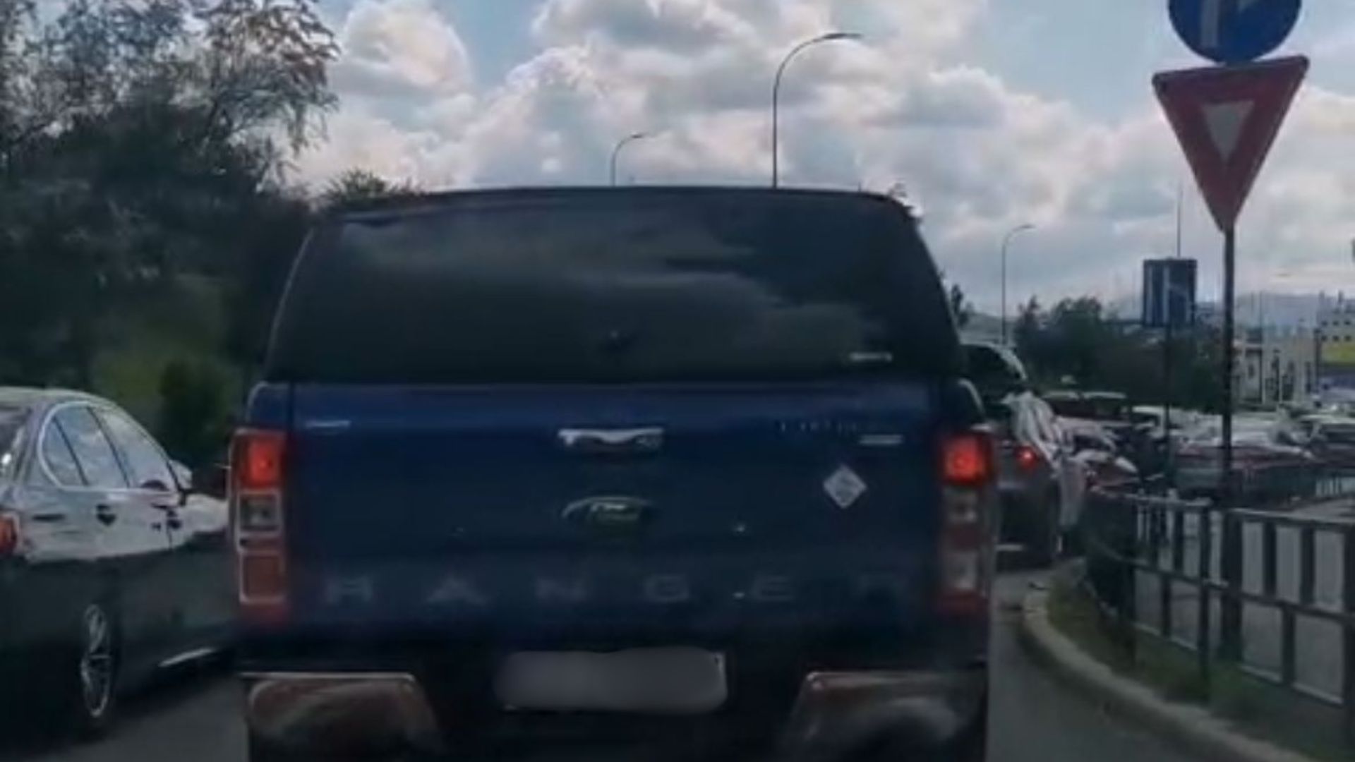 VIDEO. Coșmar în trafic spre Florești chiar și duminică! Coloane interminabile de mașini pe sensul Cluj-Florești din cauza lucrărilor