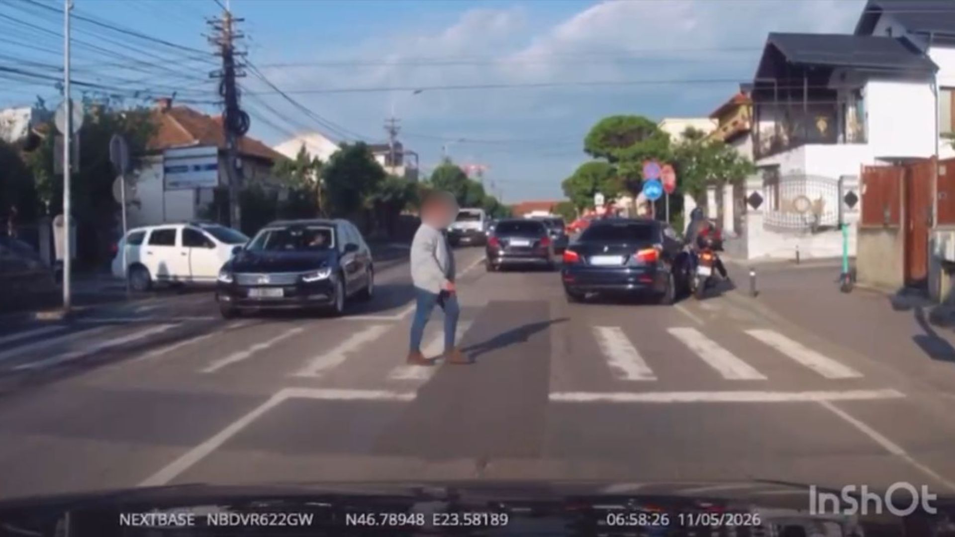 VIDEO. Motociclist clujean pus la pământ șoferul unui BMW, care i-a tăiat brusc calea fără să se asigure: „Totul s-a întâmplat într-o secundă”