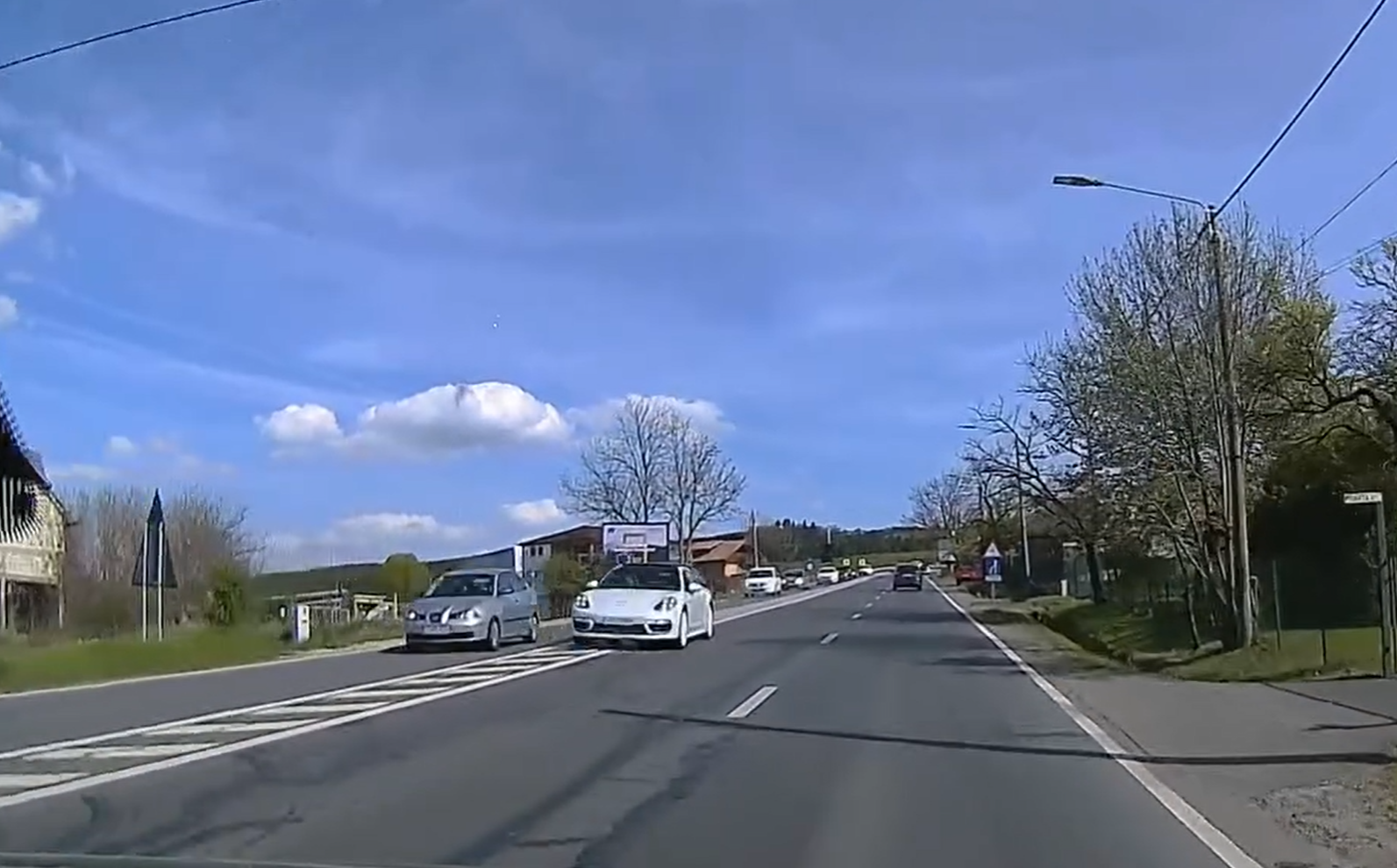 VIDEO. Șoferul „criminal”la bordul unui Porsche Panamera, scăpat ca prin minune pe Calea Turzii, a fost lăsat pieton de polițisti. I-au dat si un „premiu”!