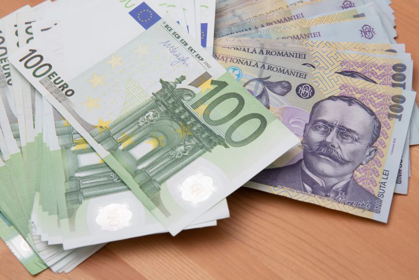 3 din 4 români sunt pesimişti în privința economiei, iar 83% se aşteaptă la noi scumpiri. Suntem cei mai îngrijorați de energie din toată Europa
