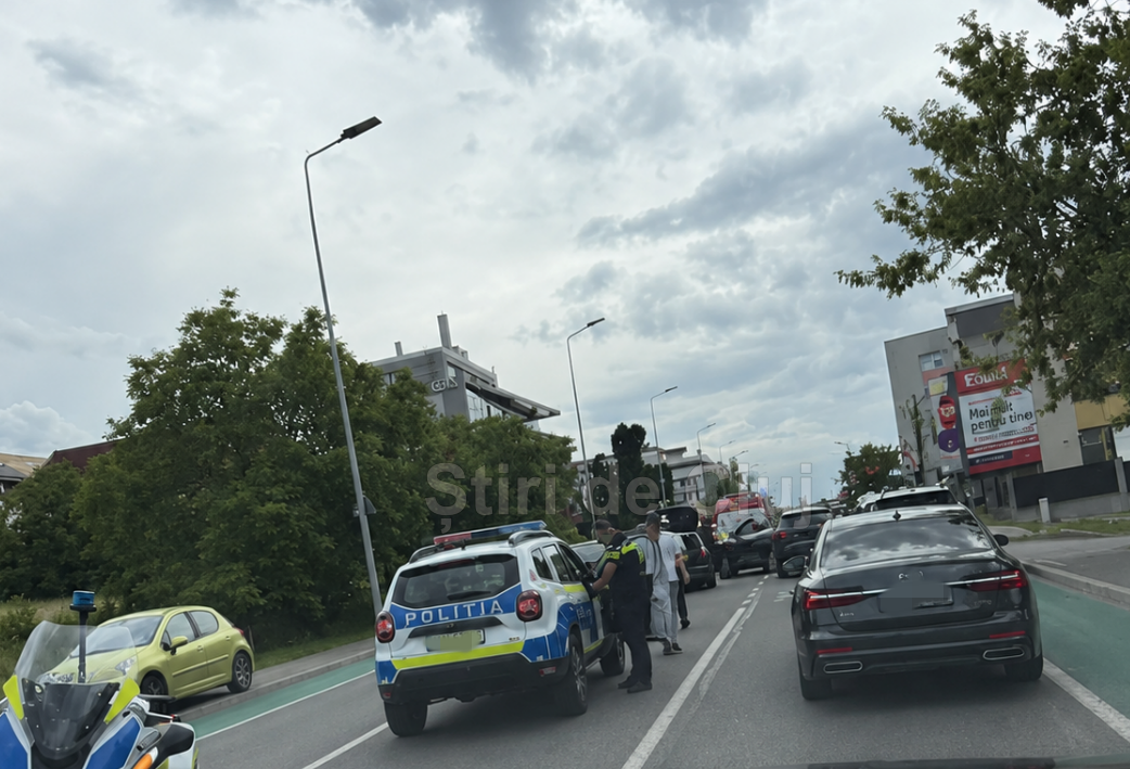 Accident în Bună Ziua, Cluj-Napoca: O mamă și cei doi copii, răniți după ce un șofer nu i-a dat prioritate