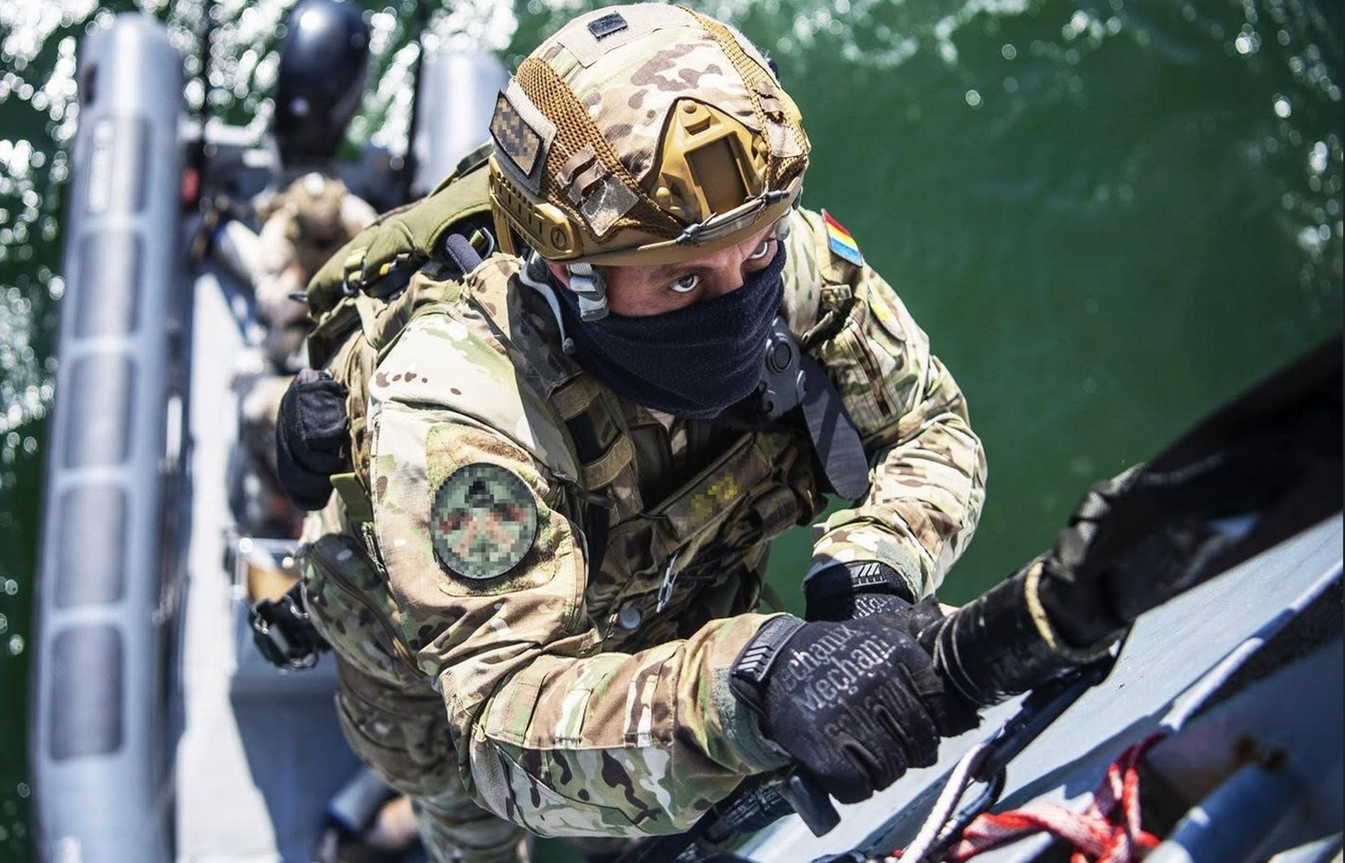Armata Română recrutează la Cluj! Șansă unică de a deveni parașutist sau trupă de comando. Ce condiții trebuie să îndeplinească cei care vor să aplice