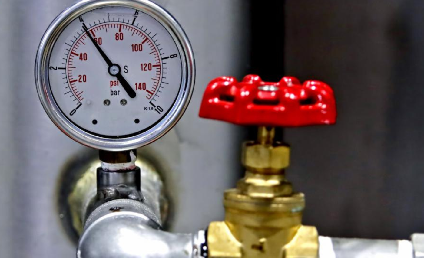 Coșmar pentru locatarii unui bloc din Cluj-Napoca! Nu mai au gaz de 3 zile și încă așteaptă să li se rezolve problema: „Nu avem apă caldă să facem un duș!"