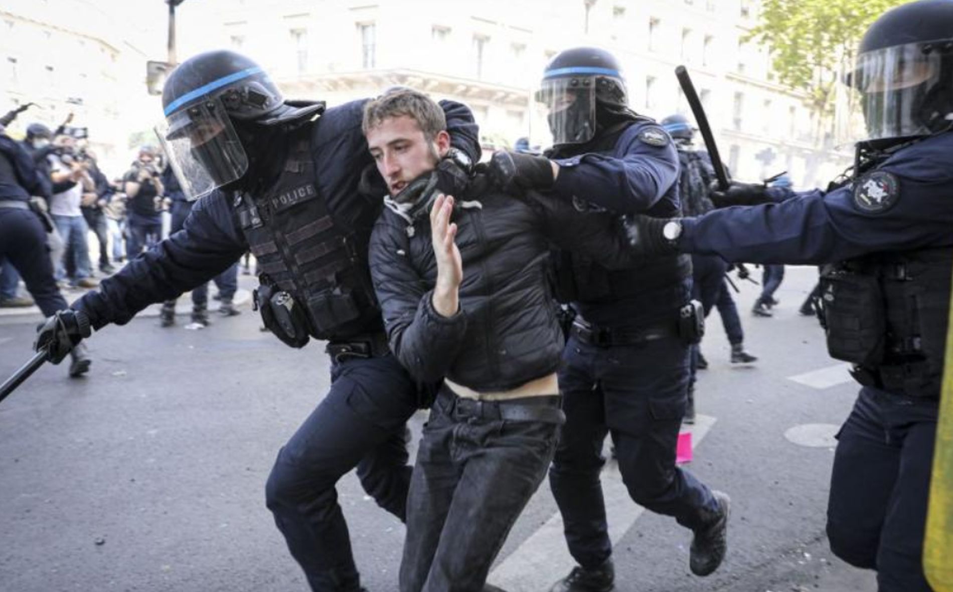 Decizie în dosarul „10 August”, la aproape opt ani de la protestele din Piața Victoriei. Foștii șefi ai Jandarmeriei au fost achitați