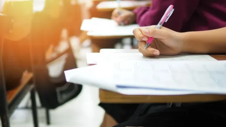 Emoții uriașe la Cluj-Napoca! Peste 4.000 de elevi intră în focul examenului de Bacalaureat 2026