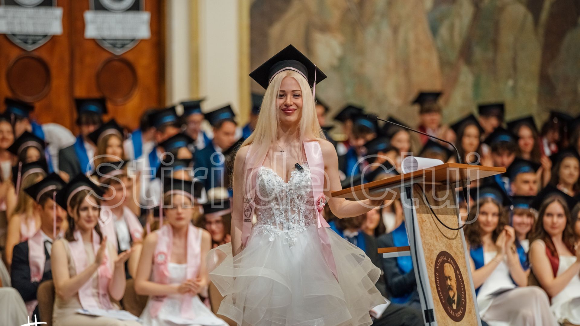 EXCLUSIV. Alesia, noua șefă de promoție de la „Racoviță”, dă meditații la mate pe TikTok: „Vreau să ajut, pentru că mulți copii nu-și permit ore în privat”