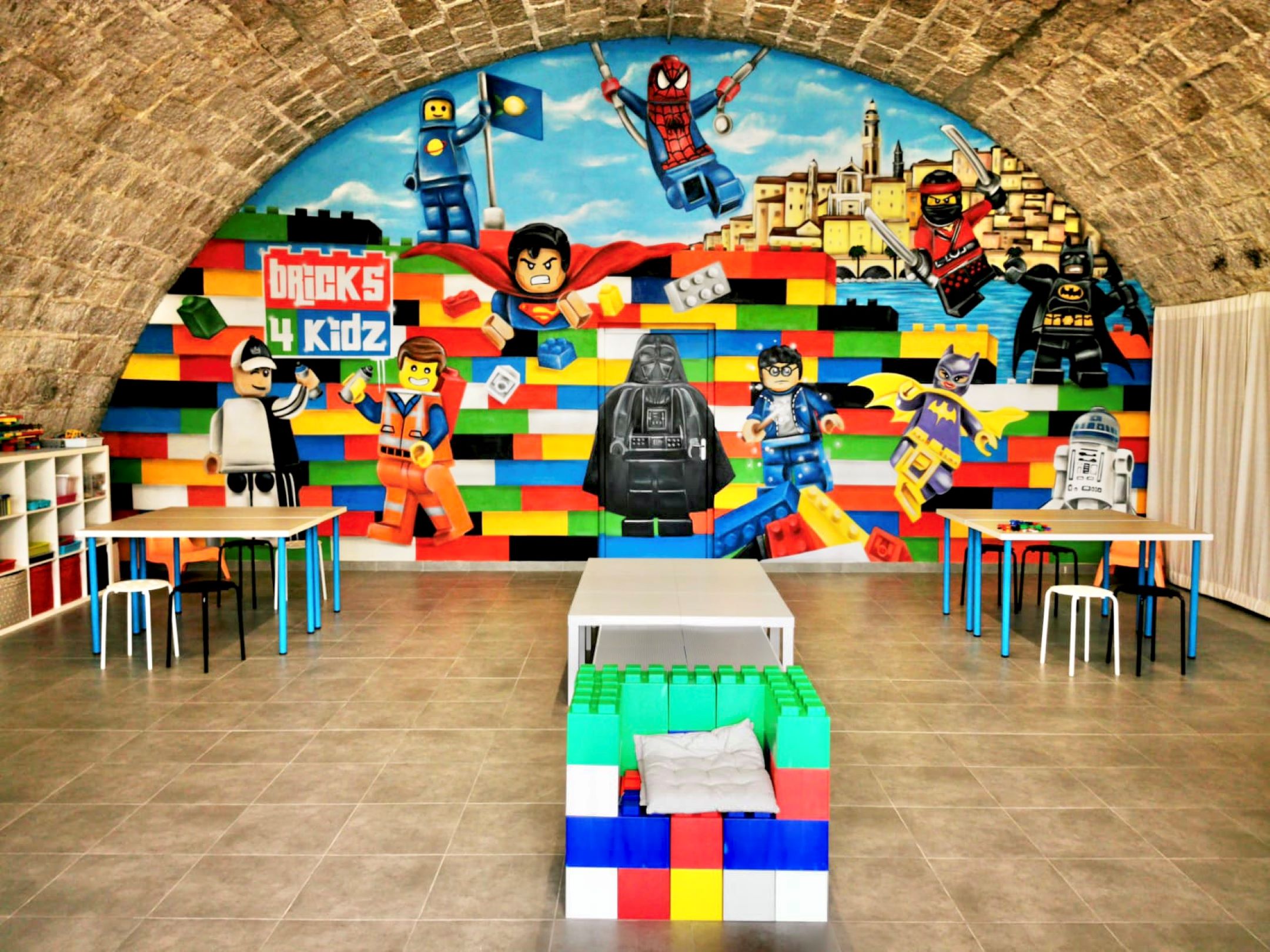 Fotbalul și LEGO se întâlnesc la Iulius Mall Cluj. Atelier gratuit pentru copii, cu trofee 3D și mecanisme motorizate. Cadouri surpriză pentru cei mici