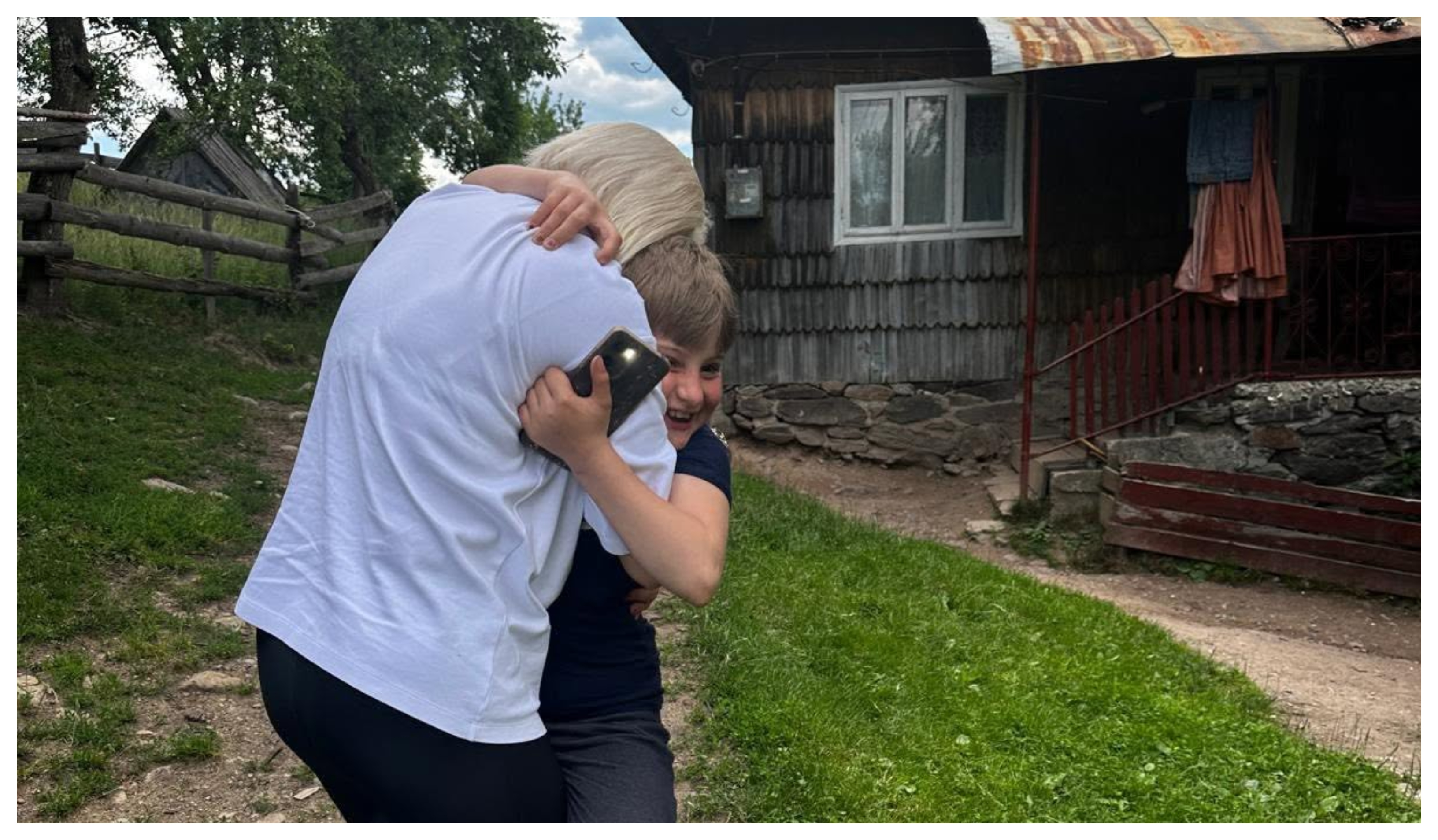 FOTO. Poveste emoționantă din Apuseni! Clujeanca Rocsana Contraș a adus speranță pentru peste 40 de copii