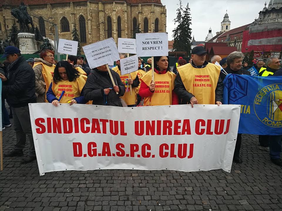 Grevă japoneză la Cluj. „Protecția copilului și asistența socială nu pot funcționa prin sacrificiul angajaților” susțin angajații DGASPC