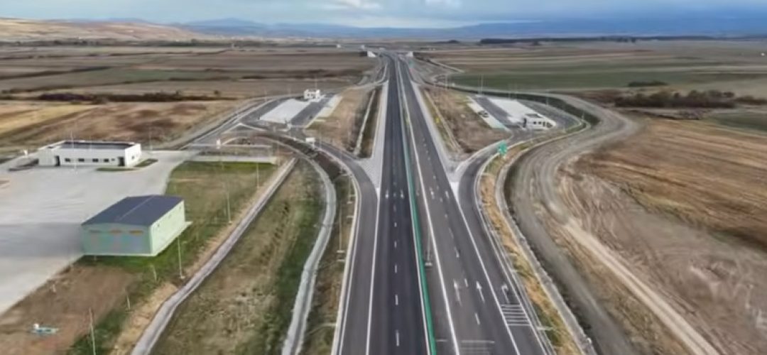 Guvernul Veștea promite autostrada A3 Cluj–Oradea, trenuri noi și reforma TAROM. Ce se schimbă în transporturi și până când