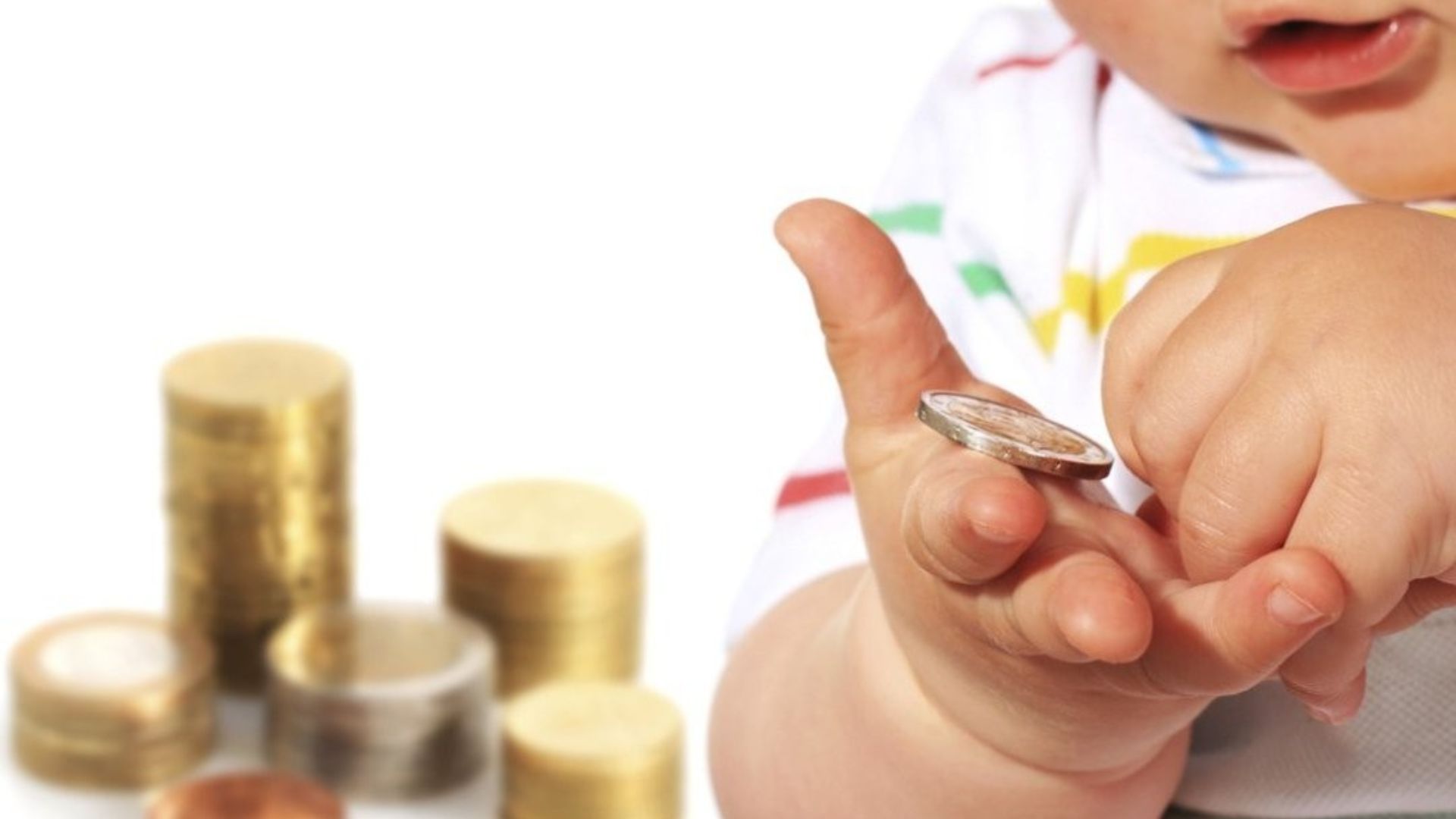 Indemnizația pentru creșterea copilului, aproape de dublare în noul plan guvernamental: Plafonul vechi „nu a ținut pasul cu economia”