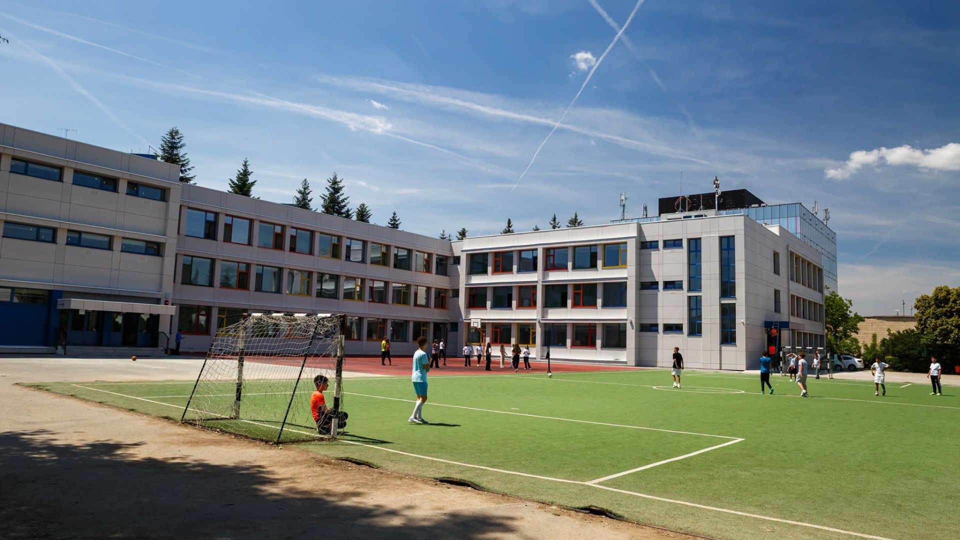 Investiție de peste 6 milioane de euro într-un liceu de prestigiu din Cluj! Peste 1.250 de elevi vor învăța într-o școală complet modernizată - FOTO