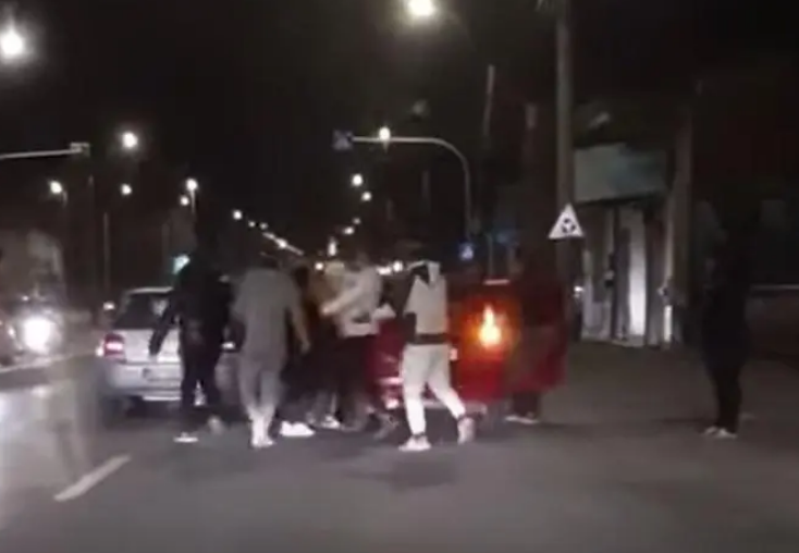 Patru dintre cei nouă „smardoi” care s-au bătut în Apahida, arestați preventiv. Încăierarea fost ca între mafioți: Patru au ajuns la spital!