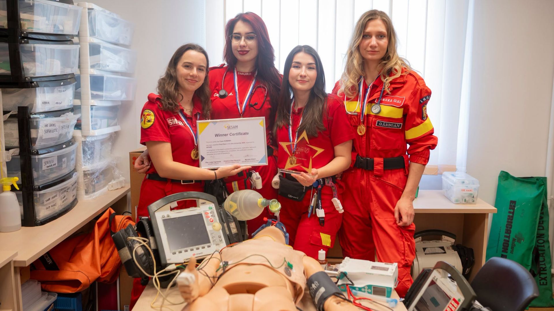Patru voluntare la SMURD Cluj au cucerit Europa! Au câștigat locul I la una dintre cele mai grele competiții internaționale de medicină de urgență