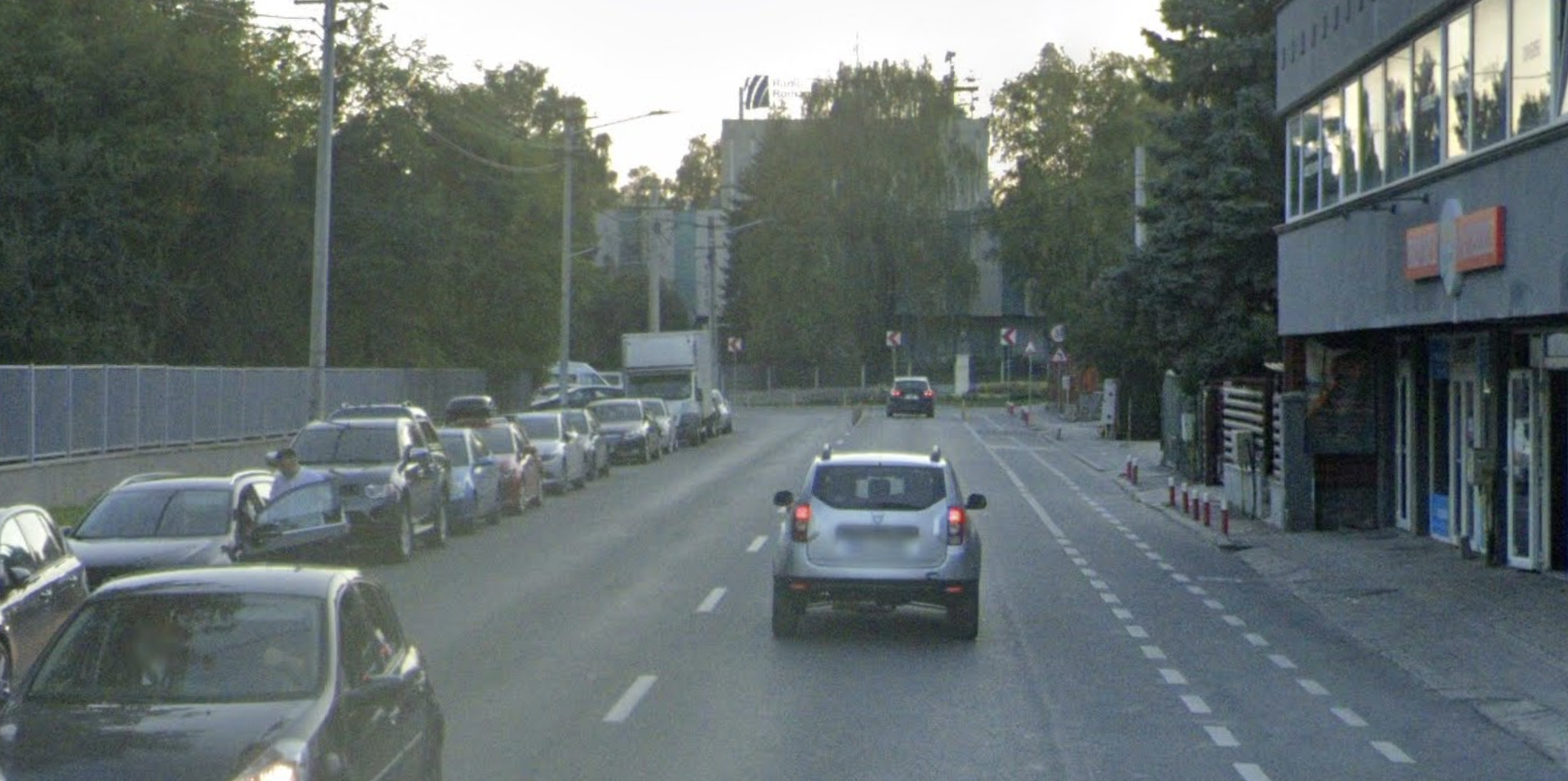 Pericol pe o stradă din Cluj: Copiii de la grădiniță traversează prin locuri neamenajate! Clujenii cer urgent o trecere de pietoni
