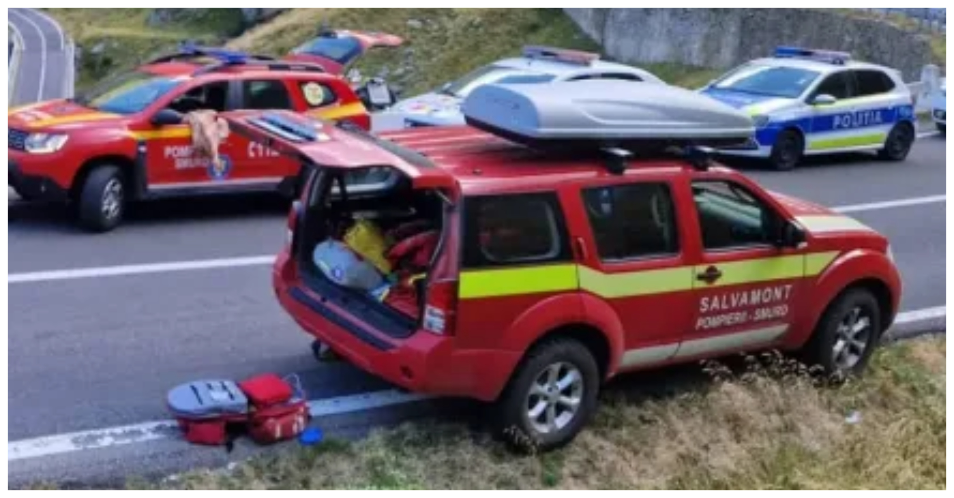Pericol pe Transfăgărășan! Un autoturism a fost lovit de stânci desprinse de pe versanți. Pompierii au intervenit de urgență